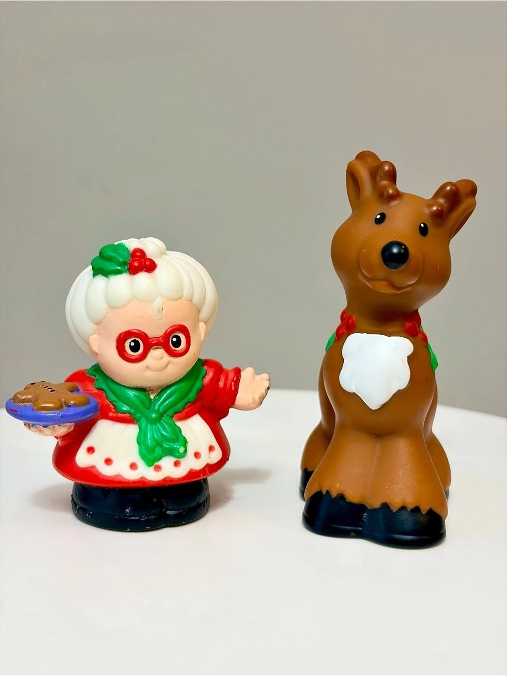 Fisher-Price Little People Mrs. Claus (1998)/Reindeer (2009) Christmas Set